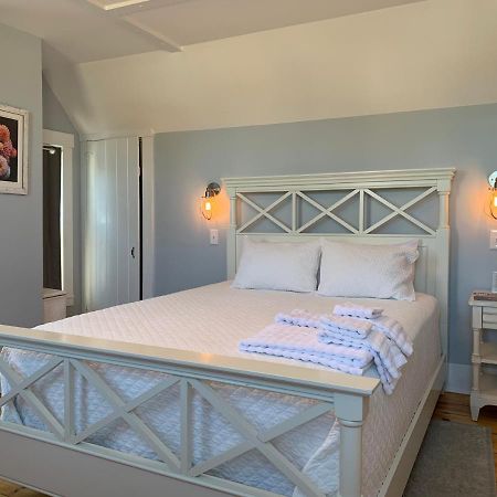 Sea Street Inn 하이니스 포트 외부 사진