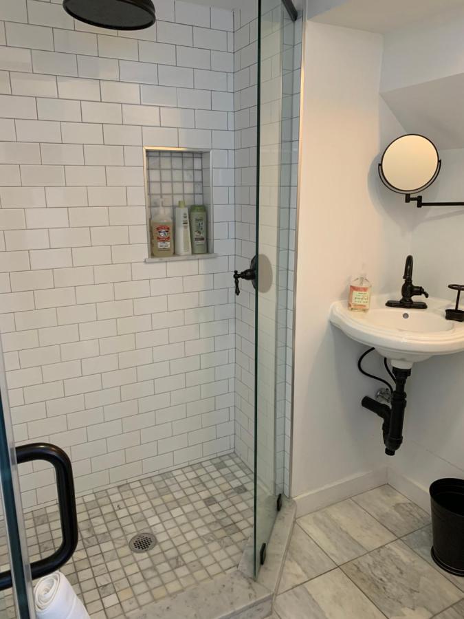 Sea Street Inn 하이니스 포트 외부 사진