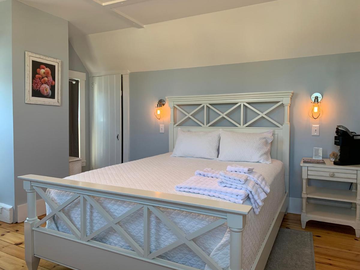 Sea Street Inn 하이니스 포트 외부 사진