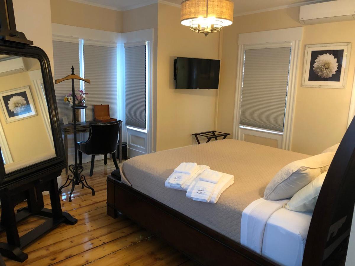 Sea Street Inn 하이니스 포트 외부 사진